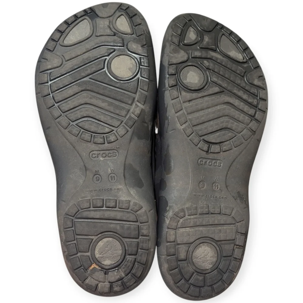 Crocs size 9M/11W Unisex Black Flip Flop Thong Sandals